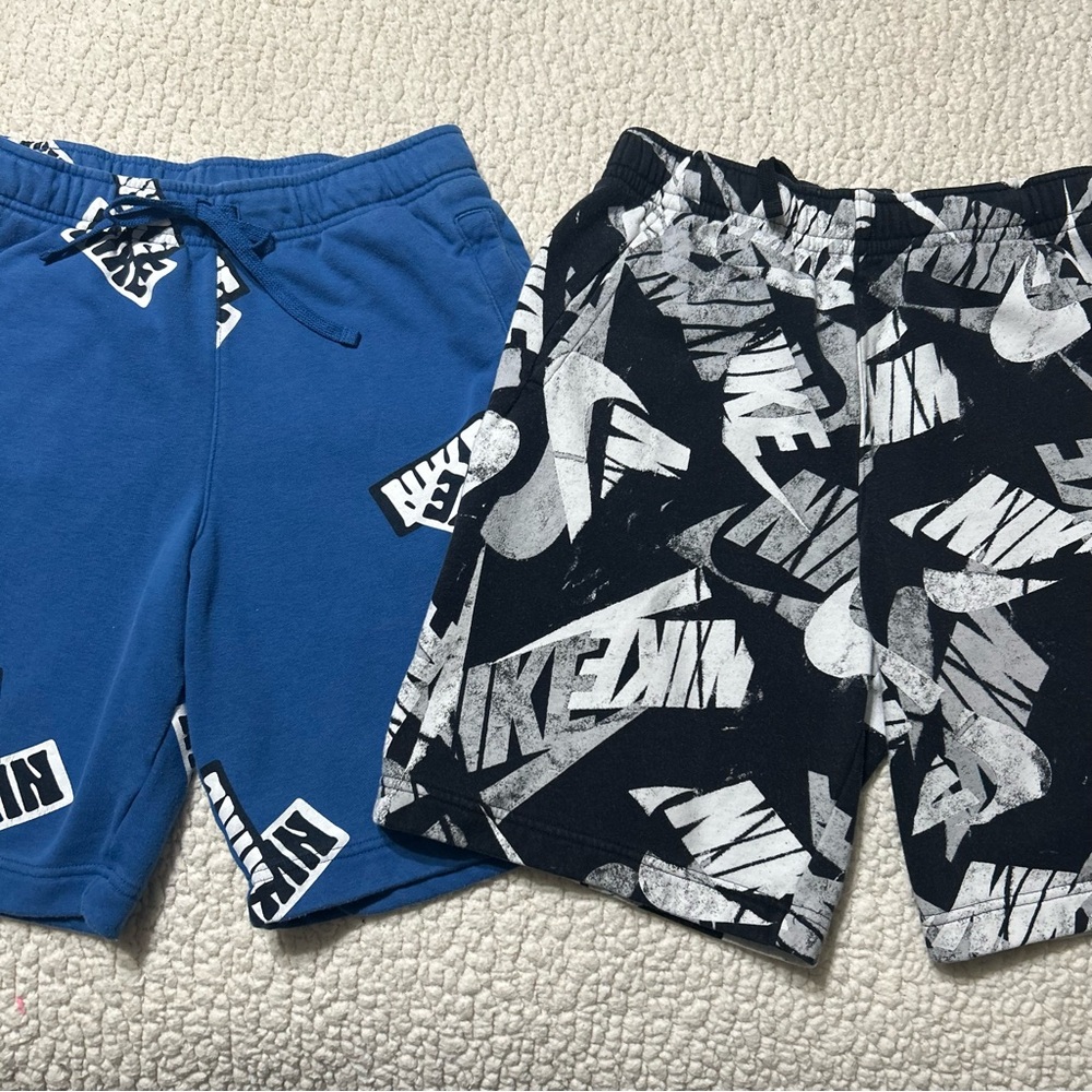 Nike Sportswear Sport Essentials Men’s Size Small Bundle of 2